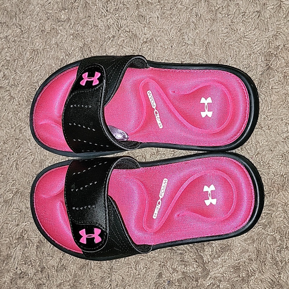 Girls Under armour slides, pink and black size Youth 1
